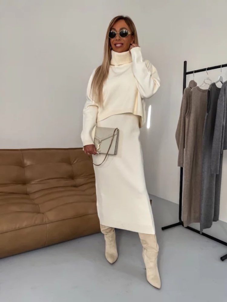 Turtleneck knit sweater & skirt set