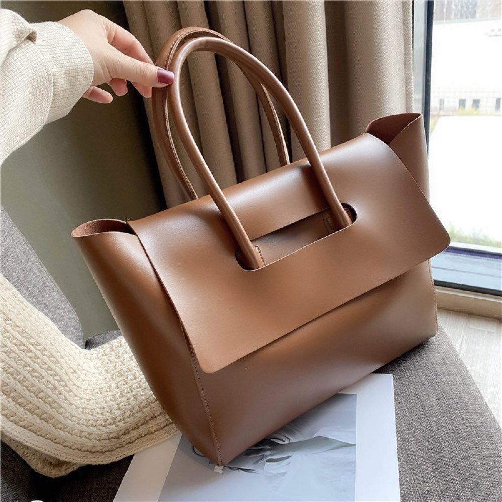 Structured everyday tote